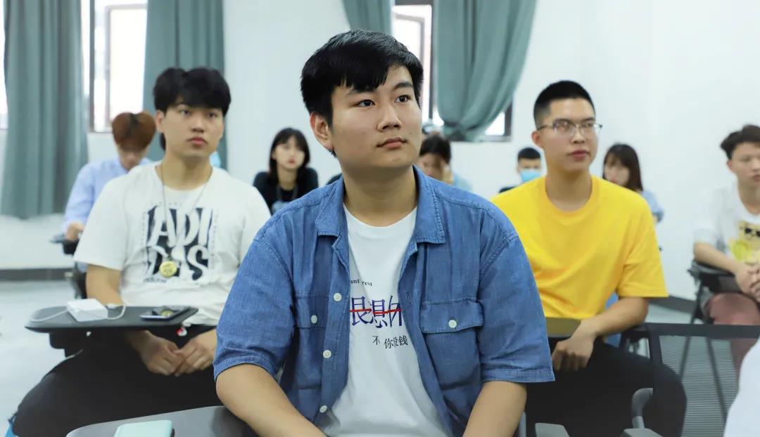 李俊豪同学 李俊豪同学